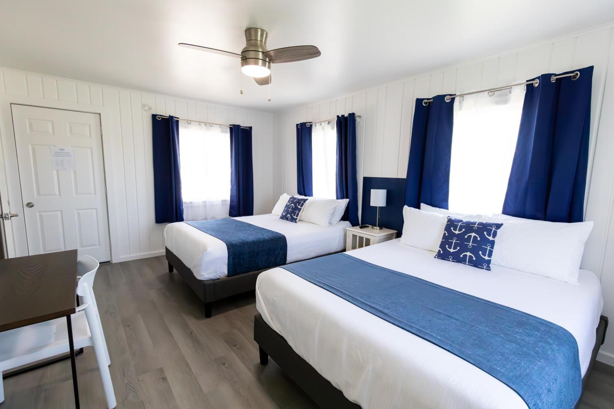 Anchor Bay Inn And Suites Sandusky Room photo